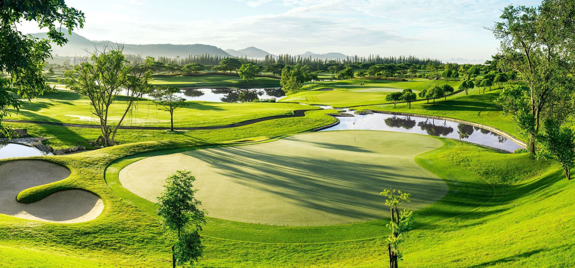 Hilton Hua Hin med 4 runder golf på nogle af de bedste golfbaner i området